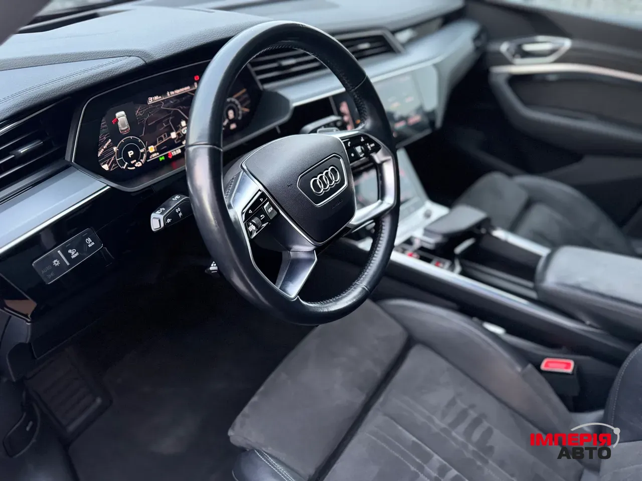 Audi e-tron - фото 21