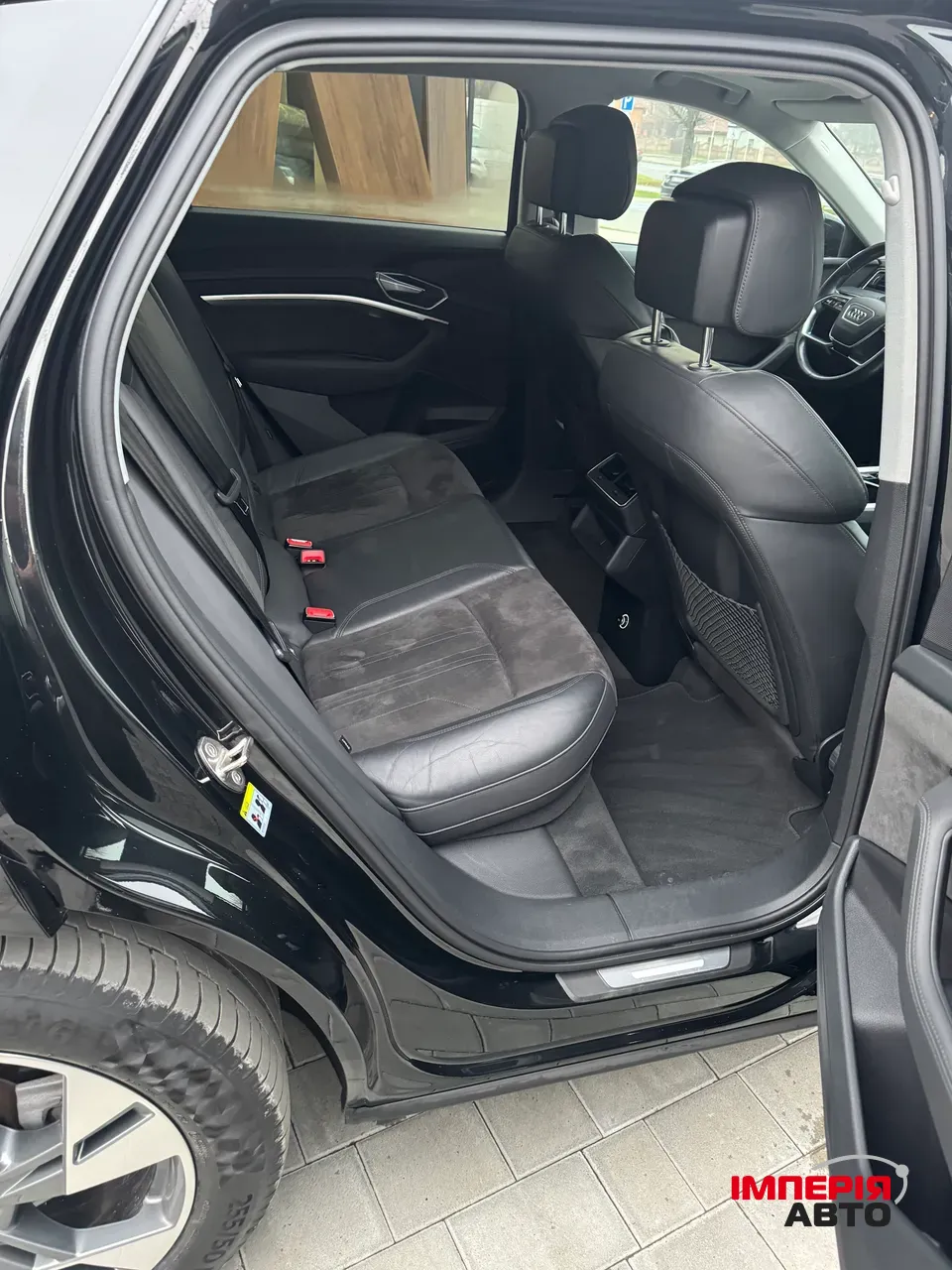 Audi e-tron - фото 26