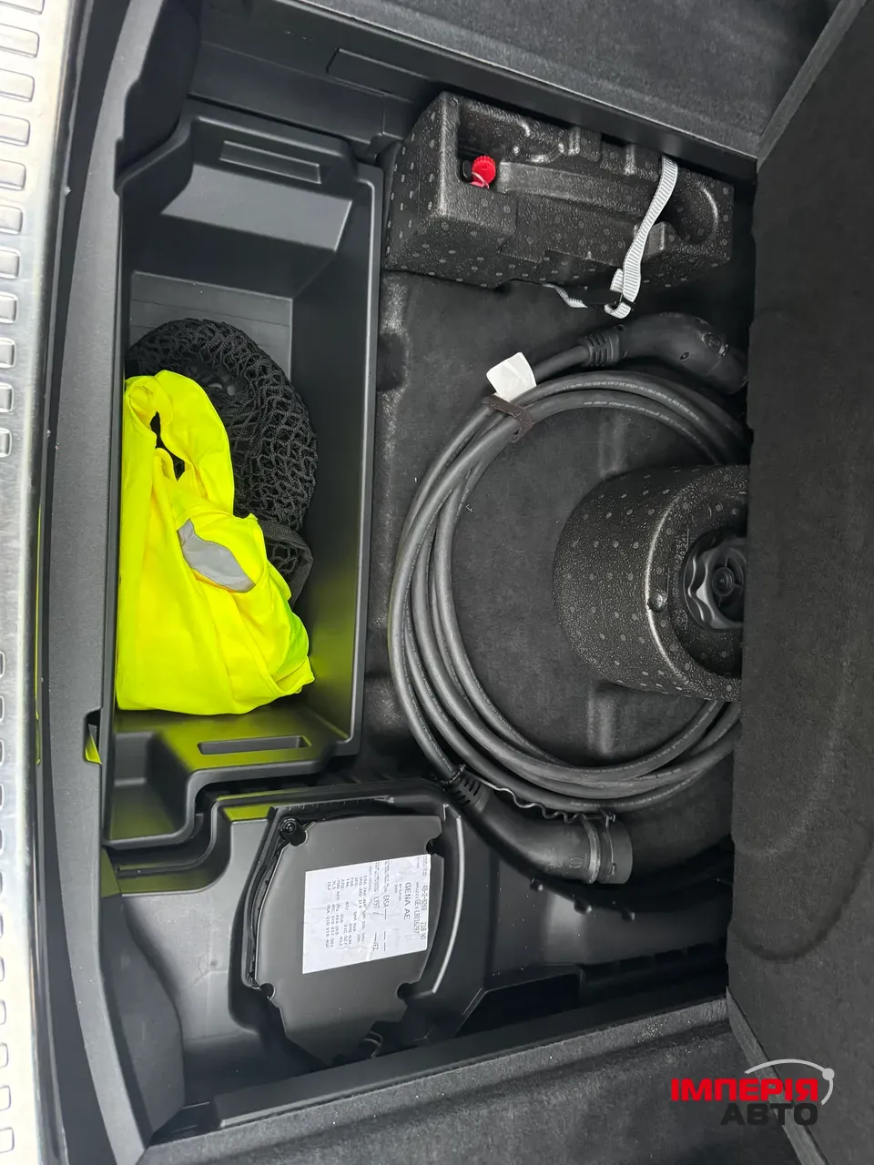 Audi e-tron - фото 40