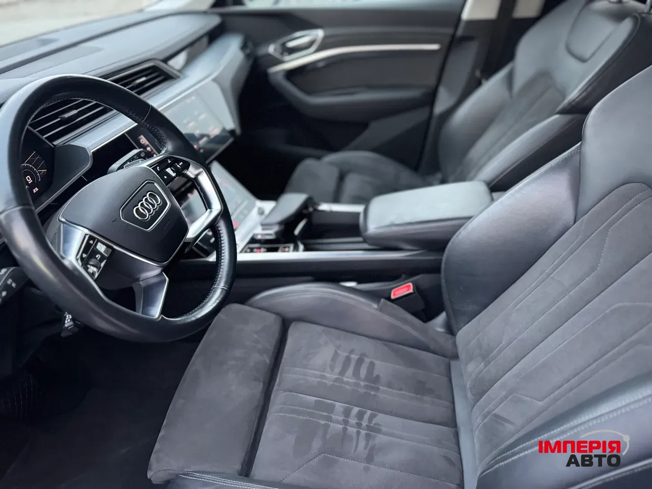 Audi e-tron - фото 44