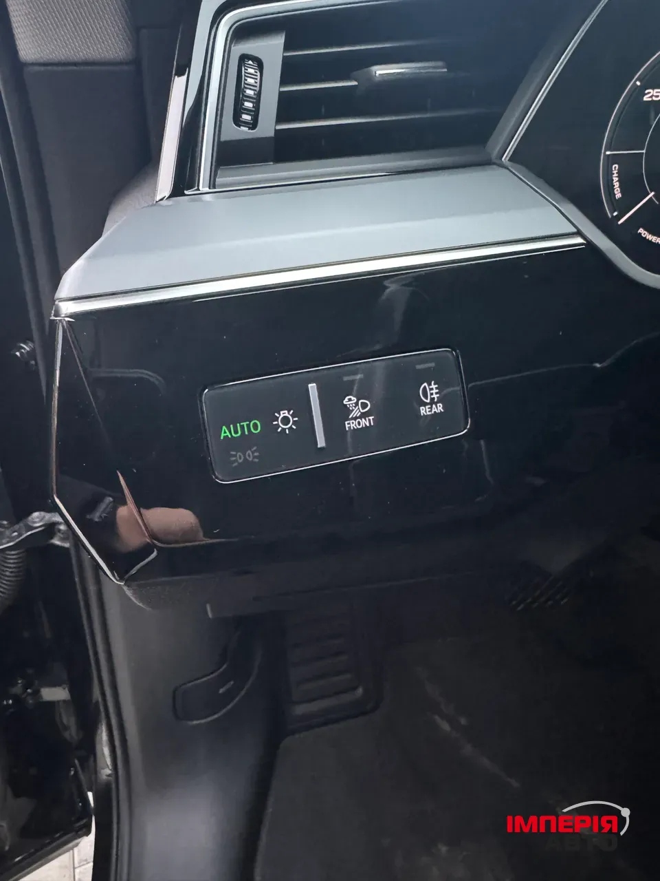 Audi e-tron - фото 23