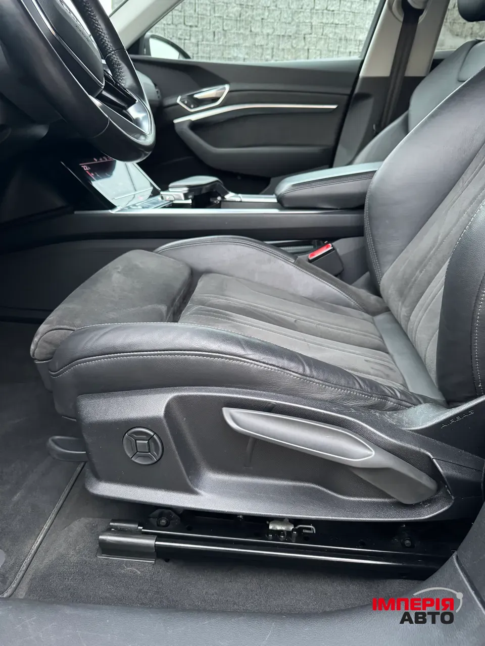 Audi e-tron - фото 41