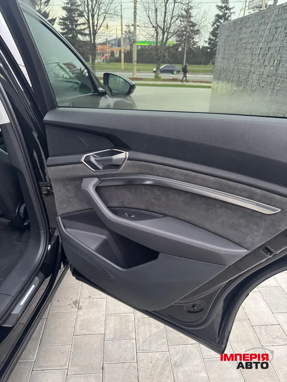 Audi e-tron - фото 25