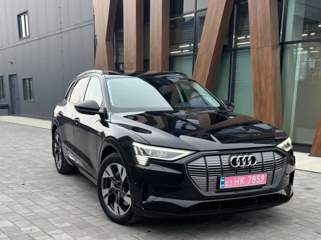 Audi e-tron - фото 3
