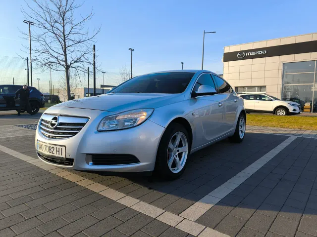 Opel Insignia - фото 1