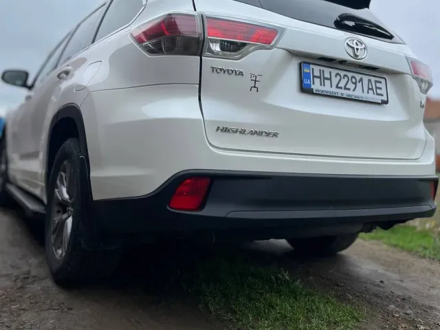 Toyota Highlander - фото 2