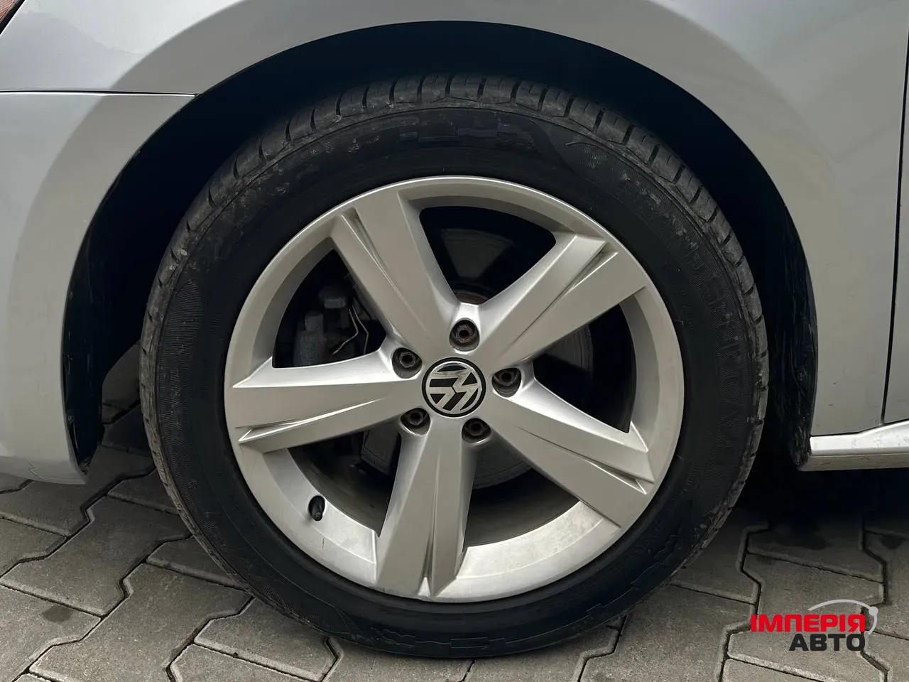 Volkswagen Passat - фото 8