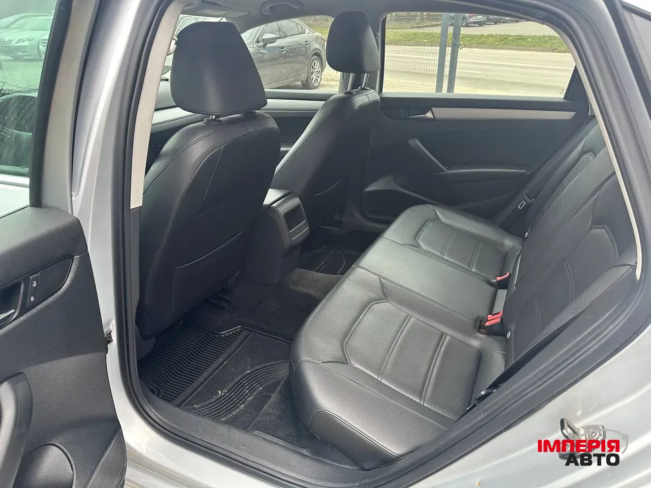 Volkswagen Passat - фото 7