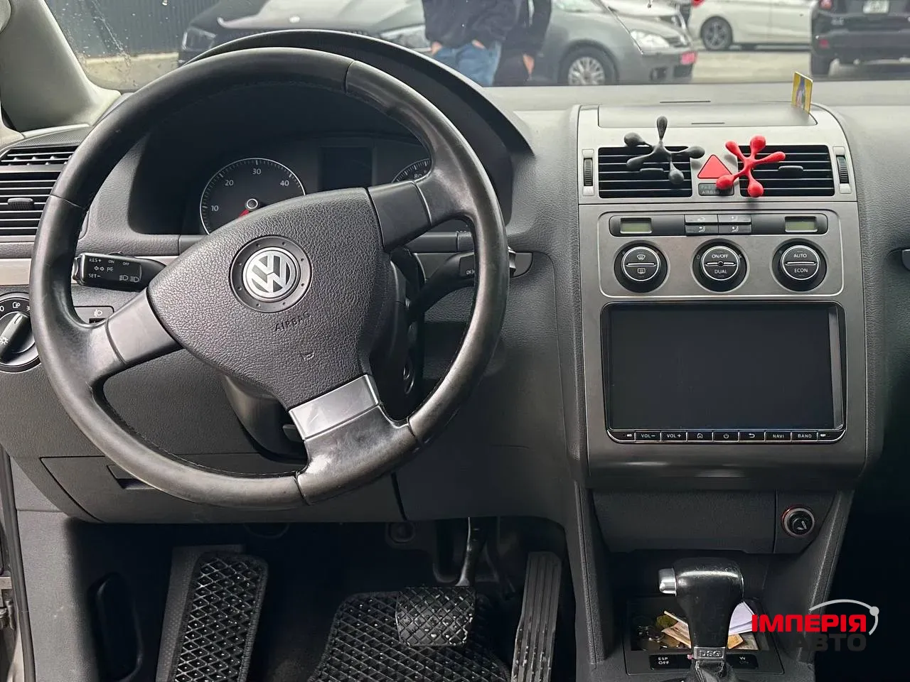 Volkswagen Touran - фото 4