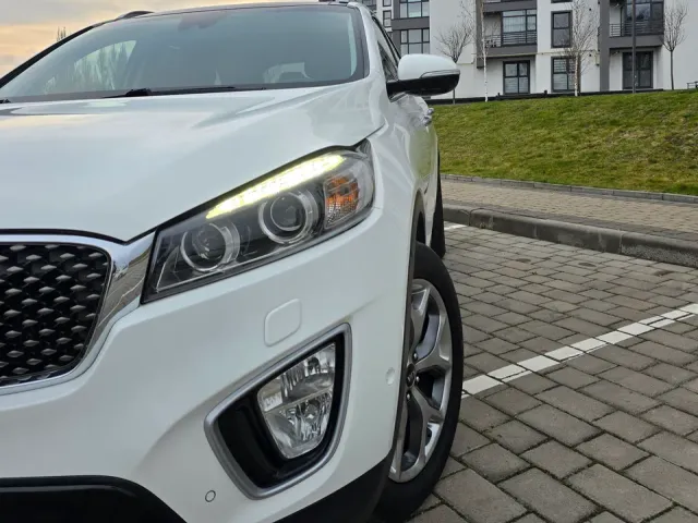 Kia Sorento - фото 3