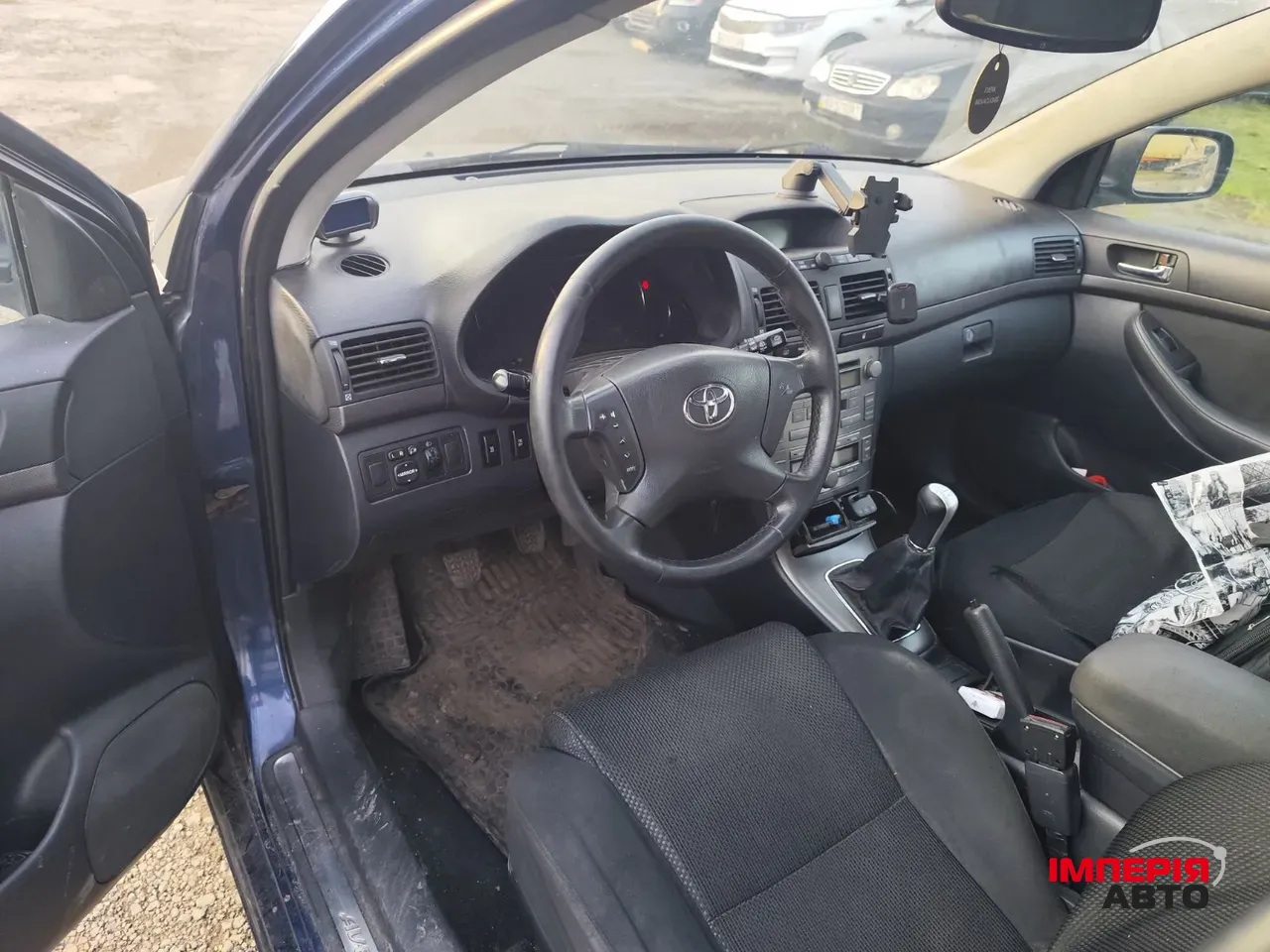 Toyota Avensis - фото 7