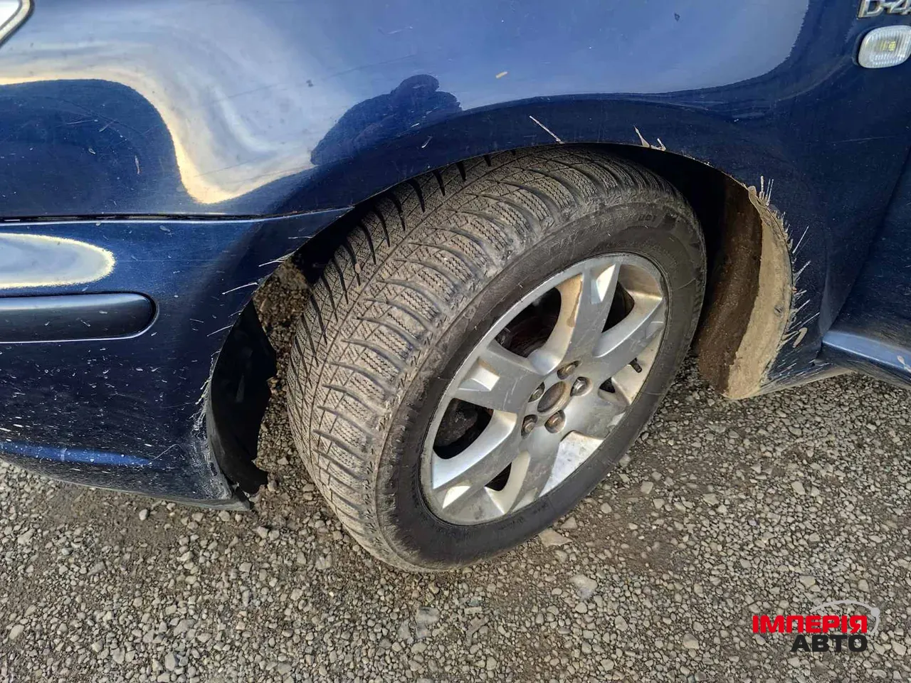 Toyota Avensis - фото 5