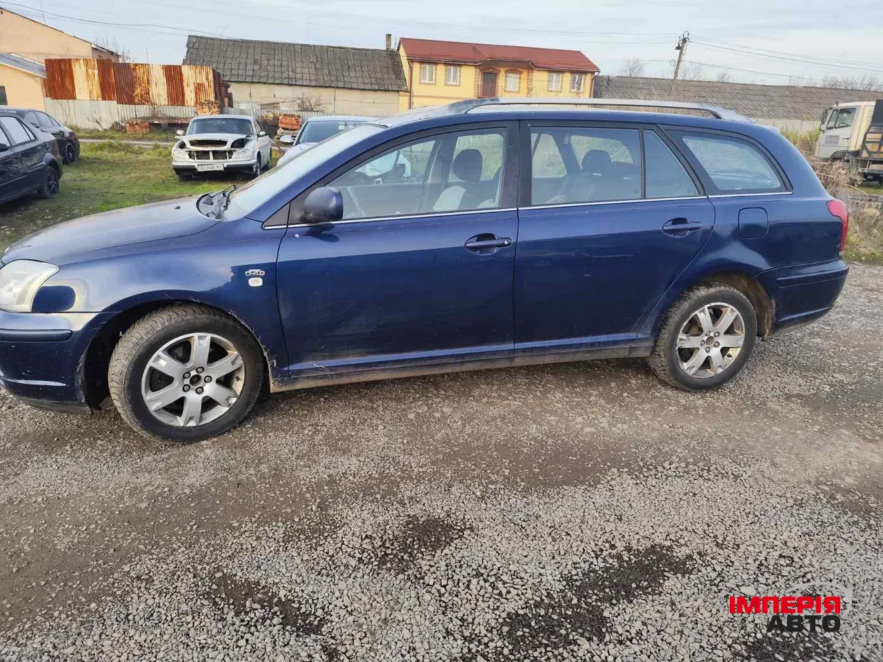 Toyota Avensis - фото 3
