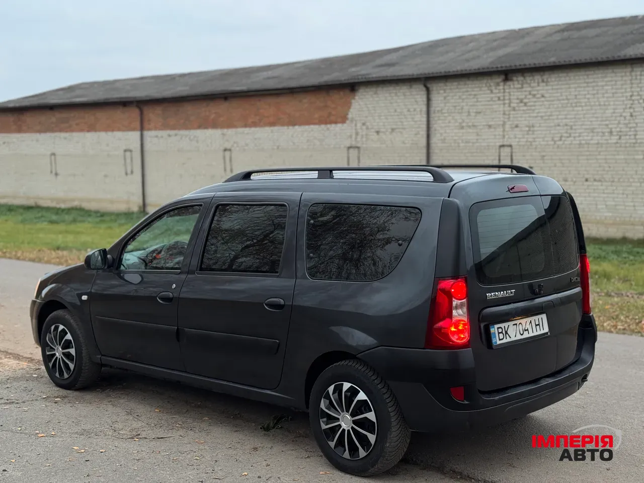 Dacia Logan - фото 8