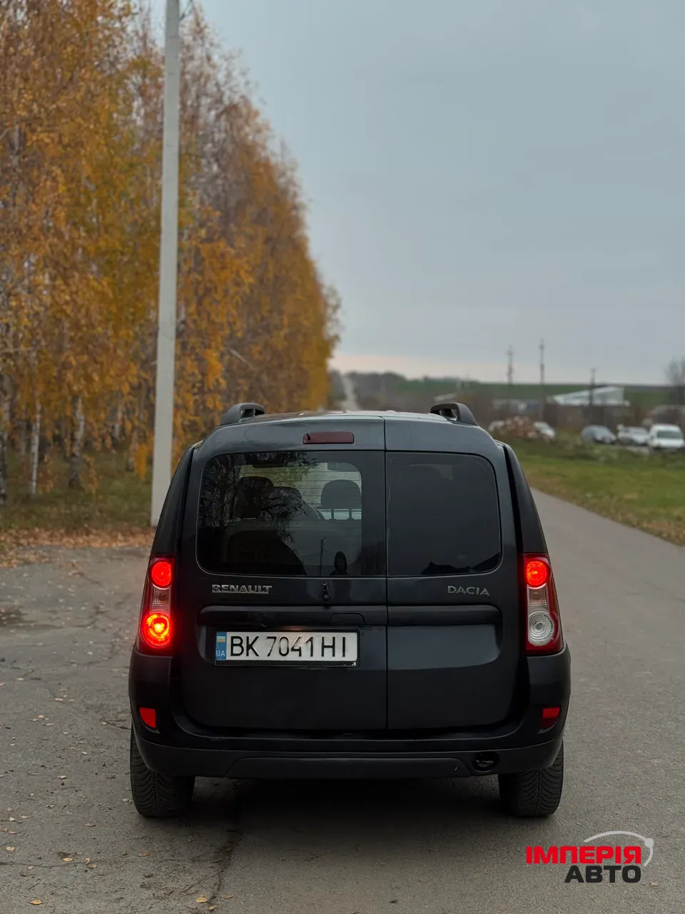Dacia Logan - фото 12