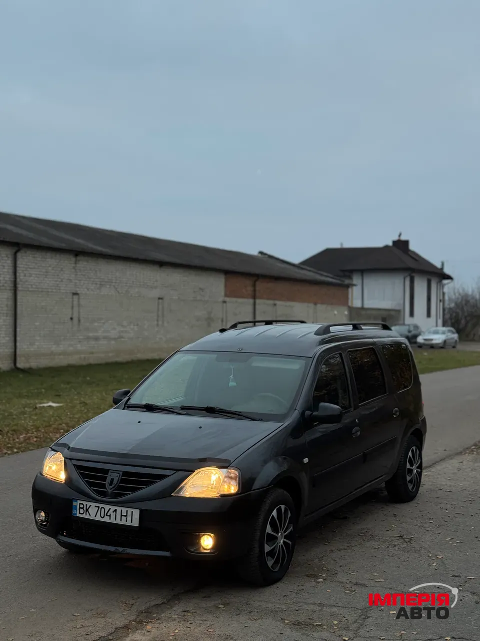 Dacia Logan - фото 1