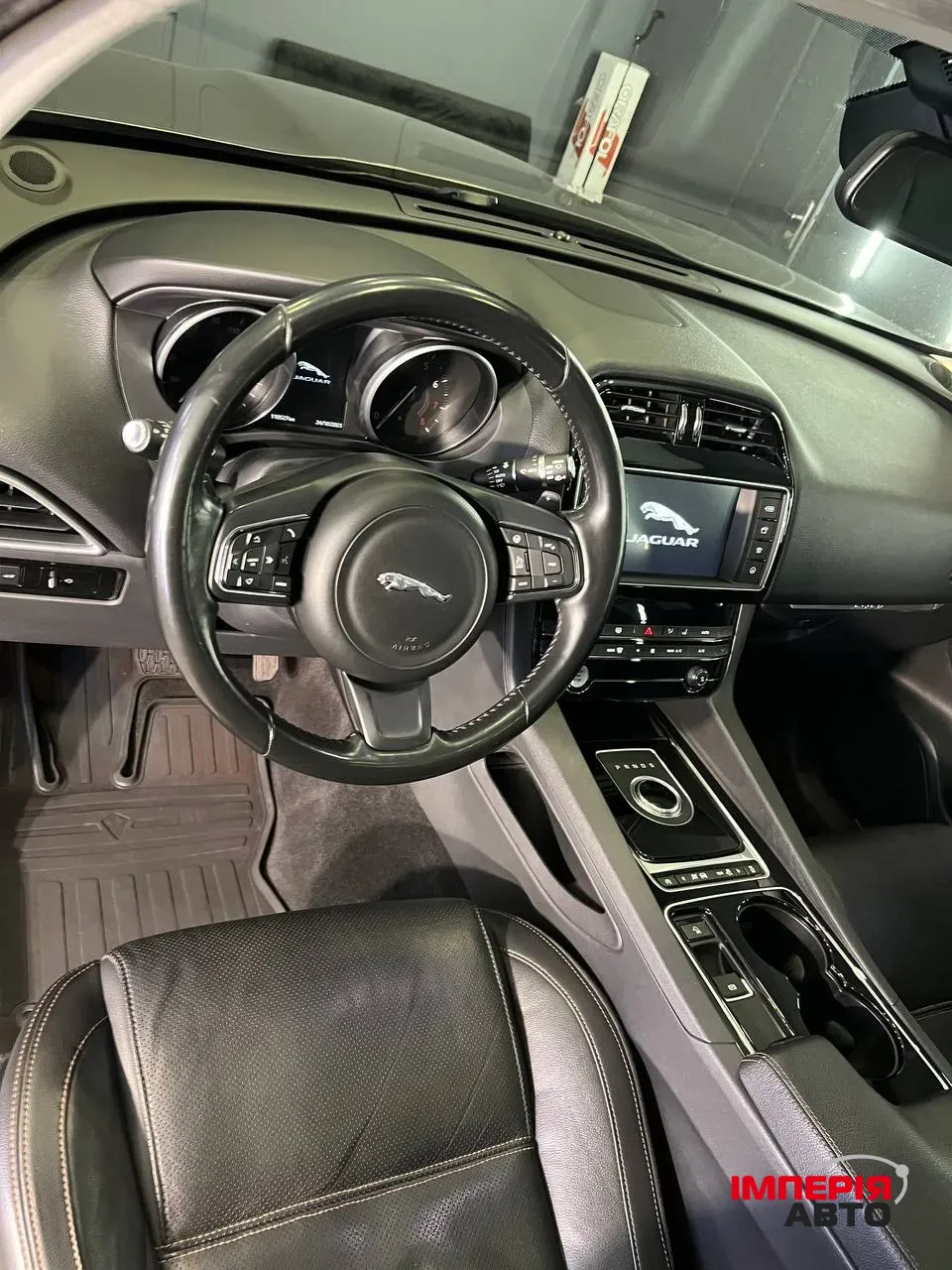 Jaguar F-Pace - фото 17