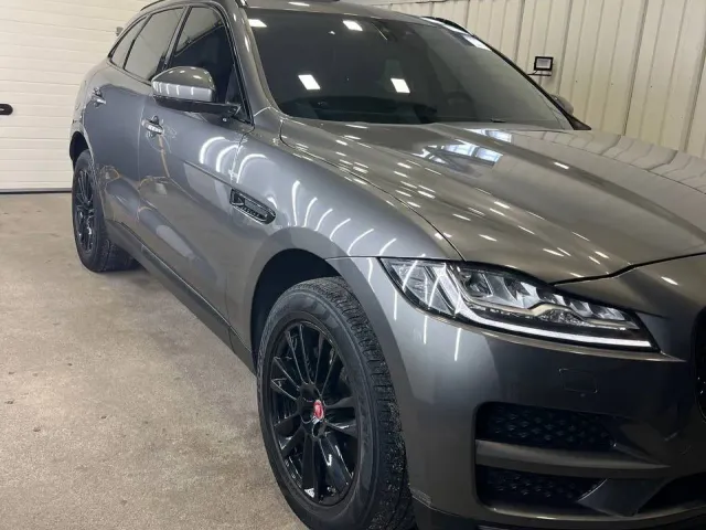 Jaguar F-Pace - фото 2