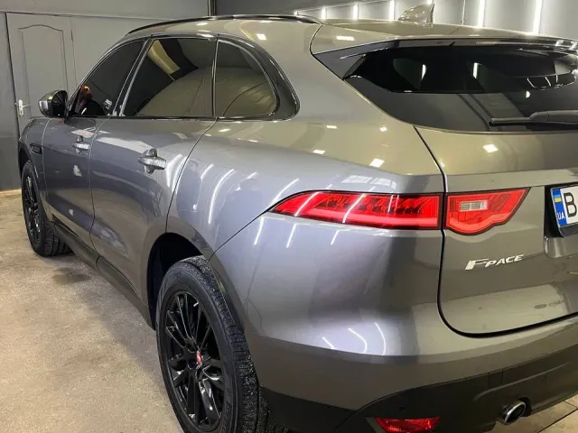 Jaguar F-Pace - фото 5