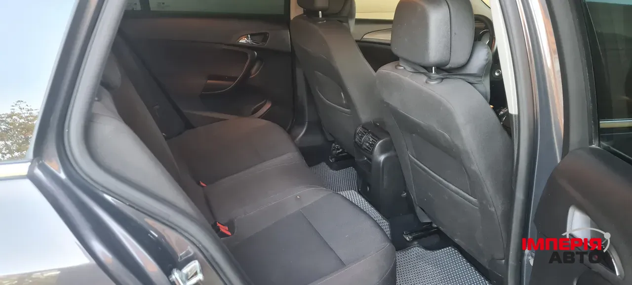 Opel Insignia - фото 11