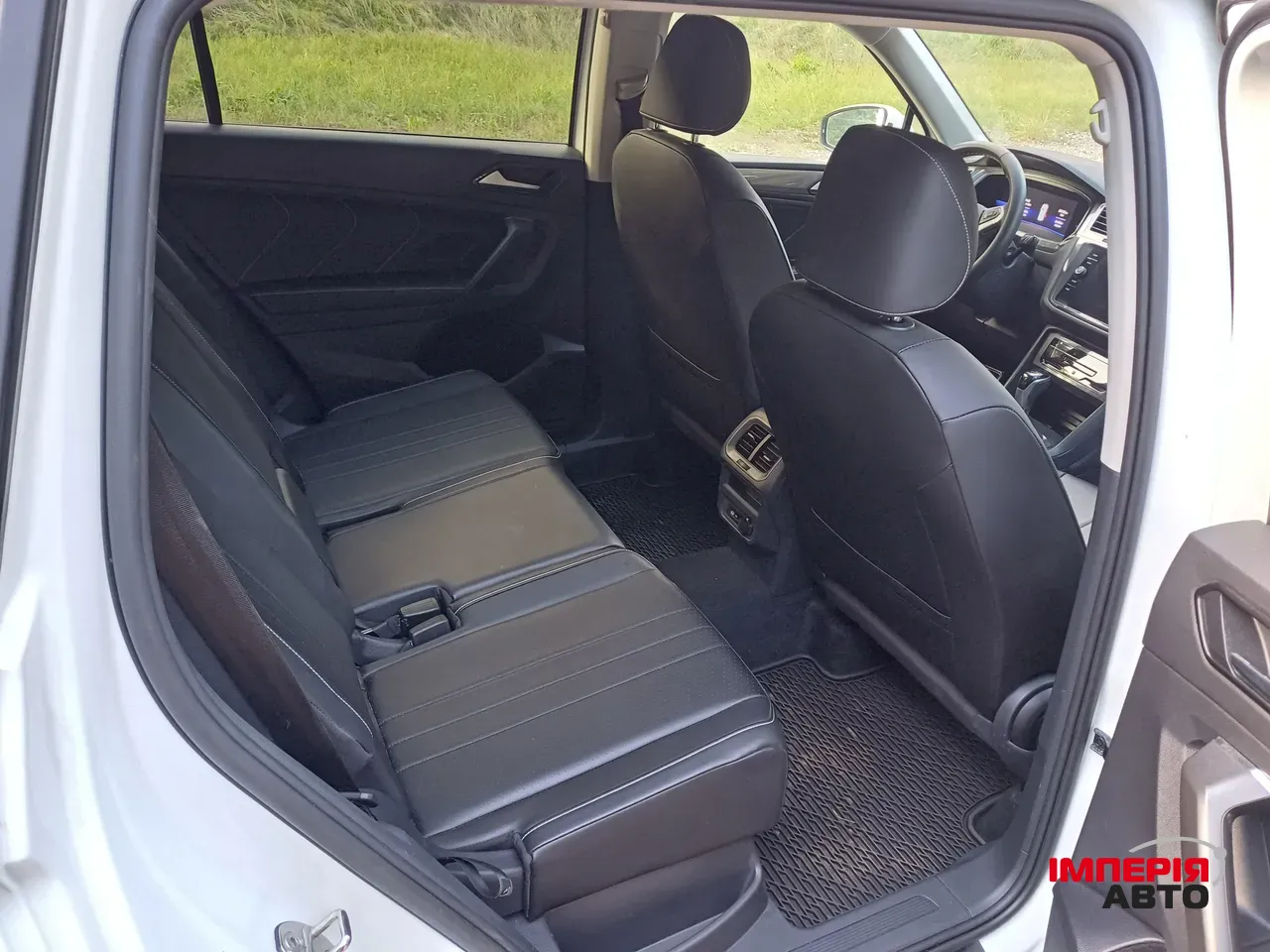 Volkswagen Tiguan - фото 12