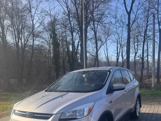 Ford Escape - фото 1