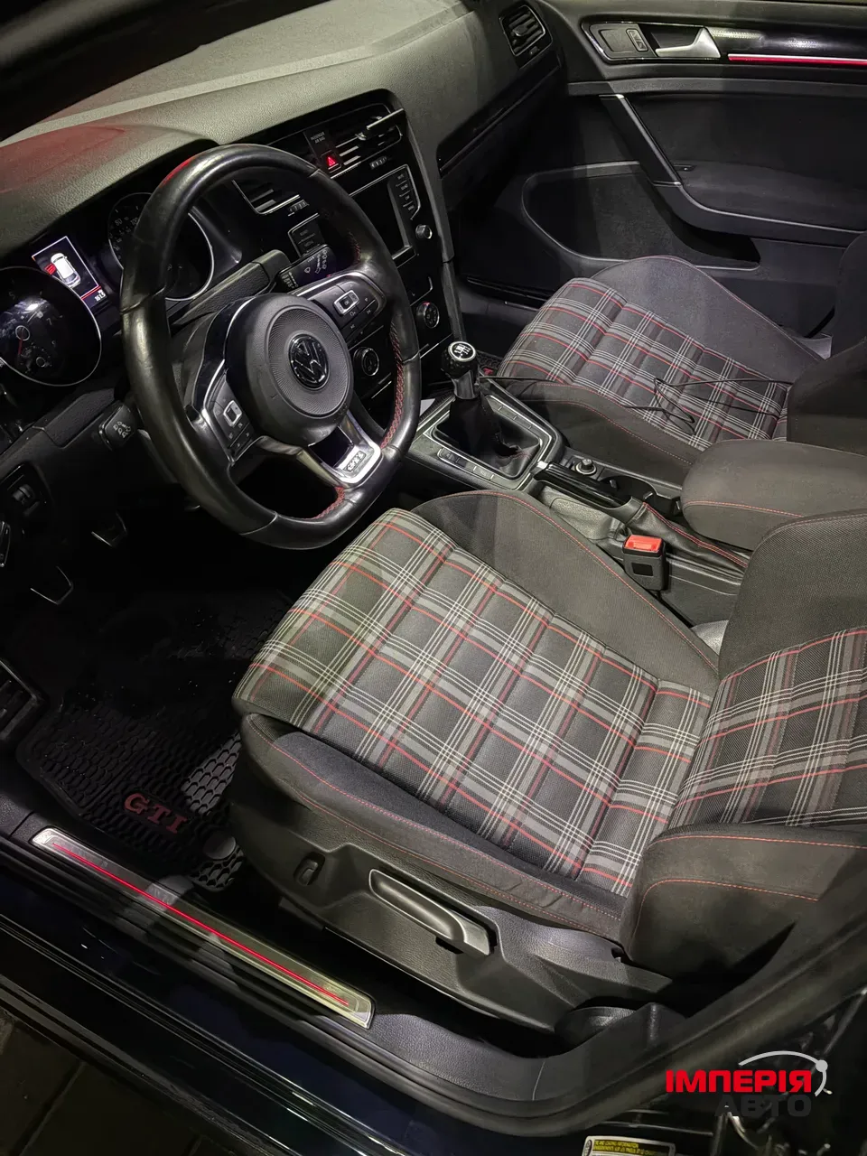 Volkswagen Golf GTI - фото 5