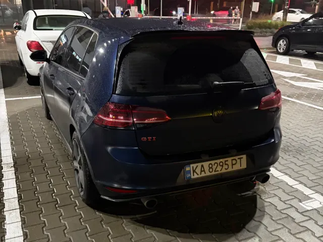 Volkswagen Golf GTI - фото 3