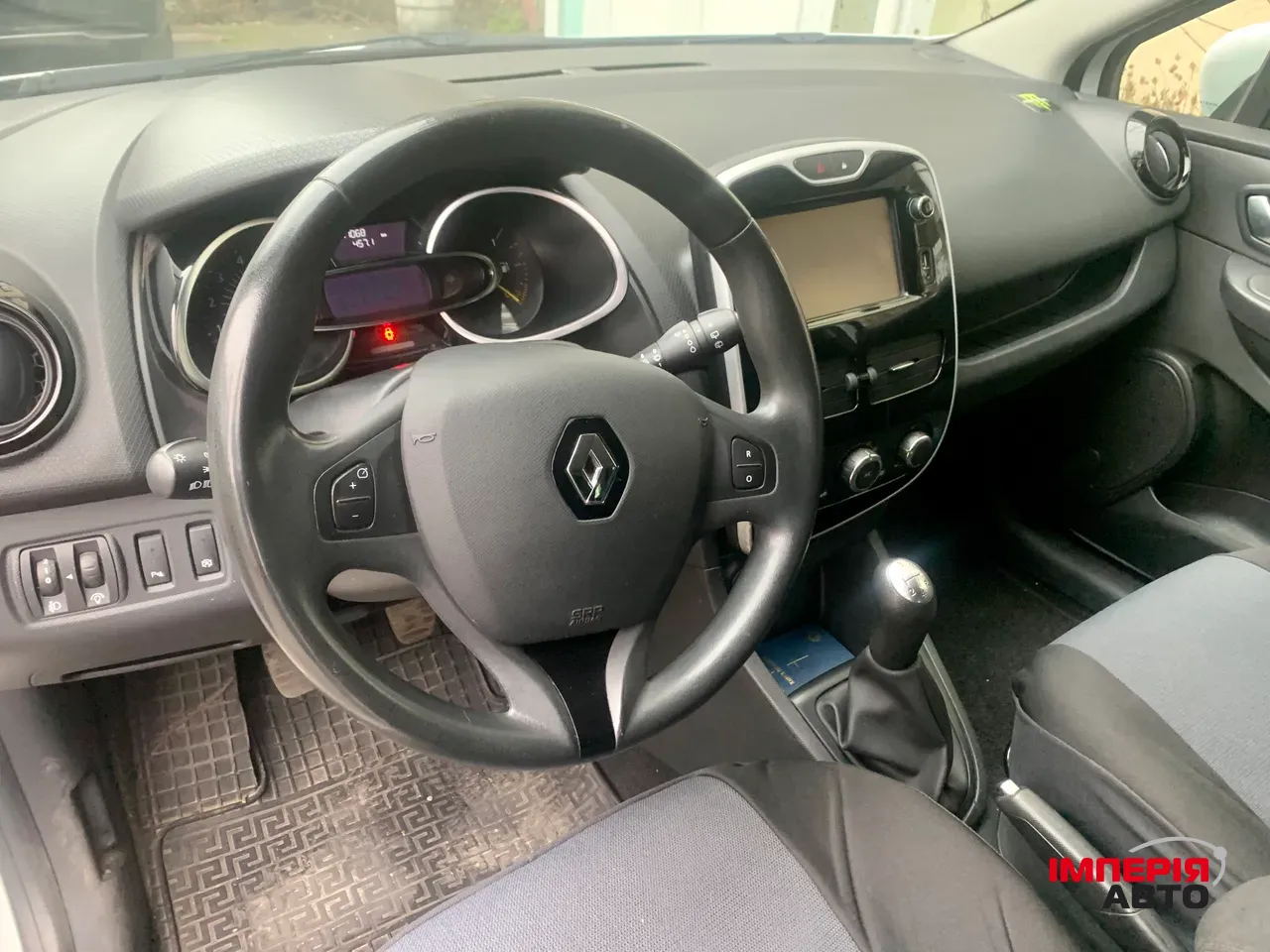 Renault Clio - фото 9