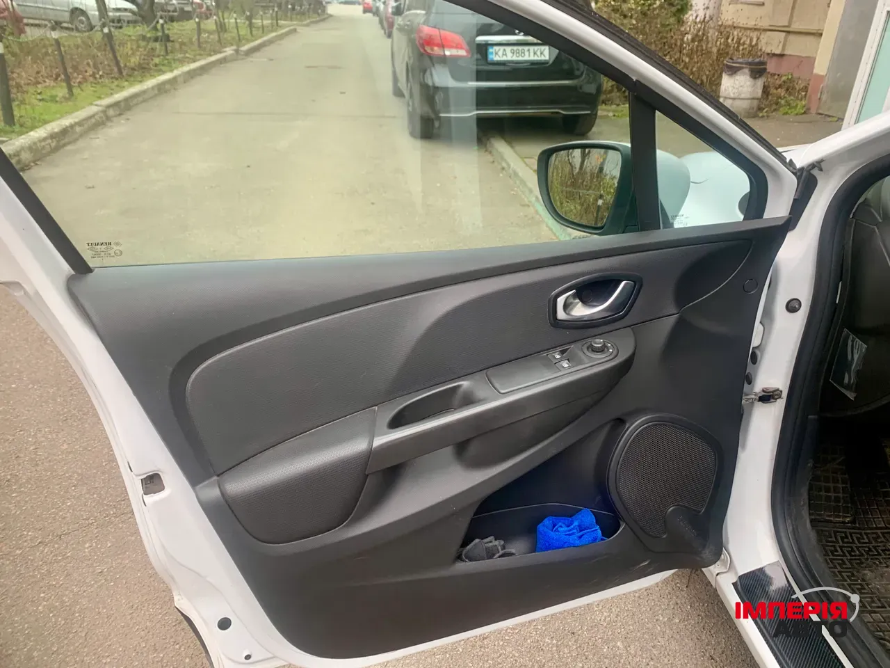 Renault Clio - фото 10