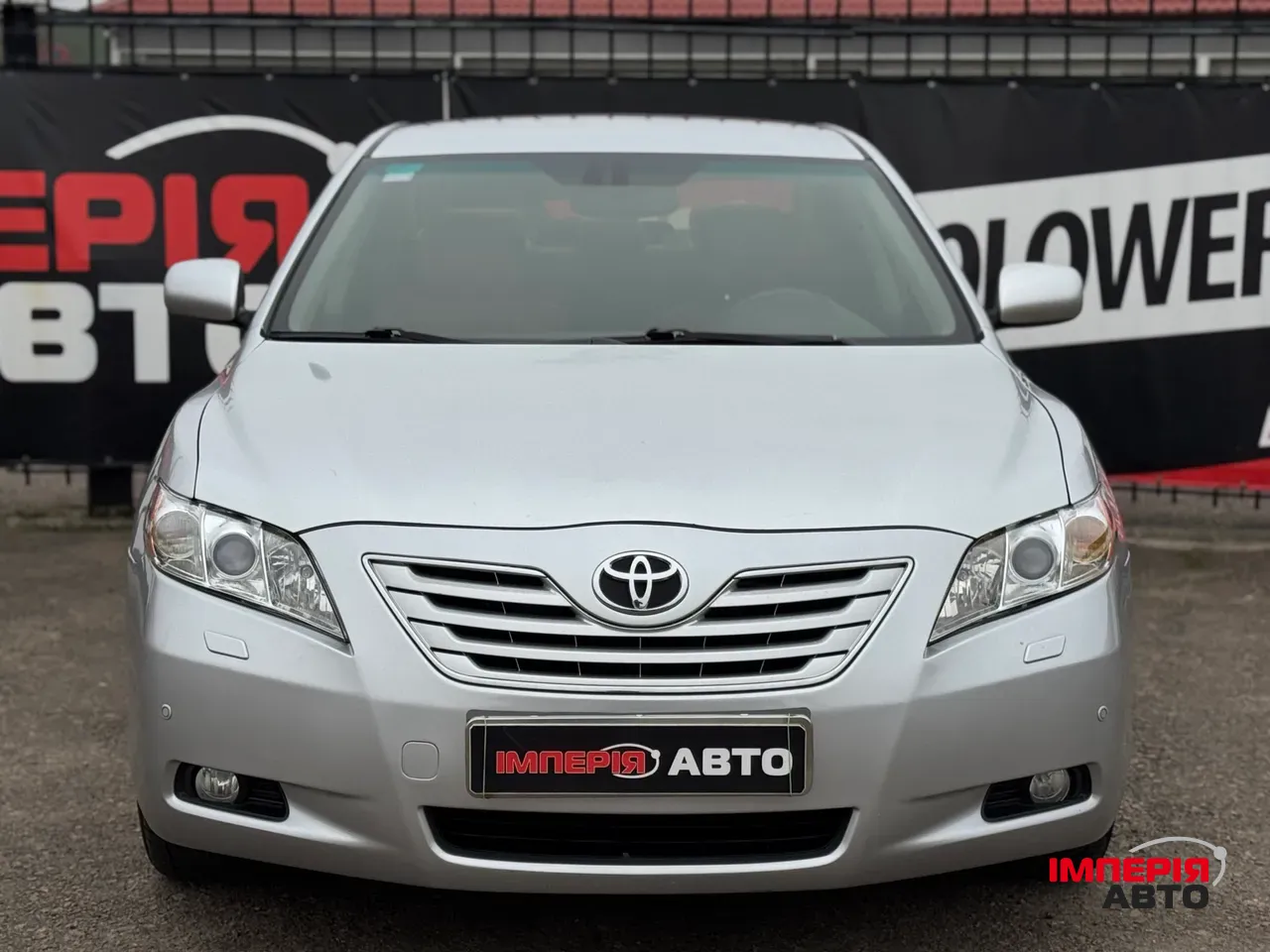 Toyota Camry - фото 4