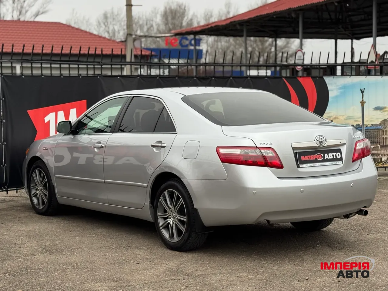 Toyota Camry - фото 5