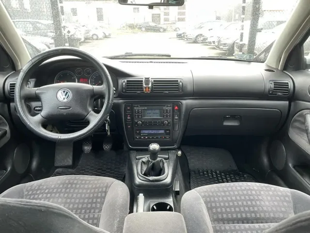 Volkswagen Passat - фото 3