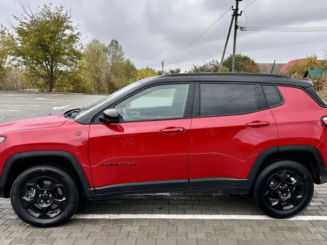 Jeep Compass - фото 2