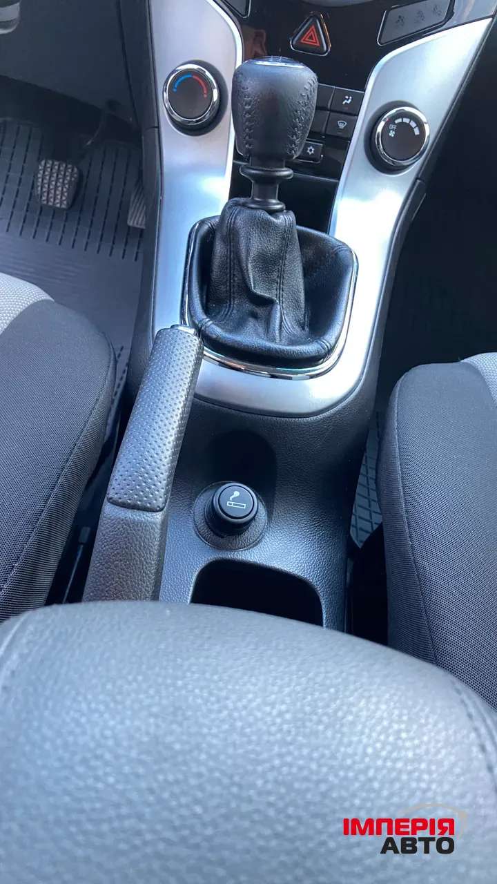 Chevrolet Cruze - фото 13