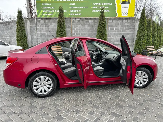 Chevrolet Cruze - фото 3
