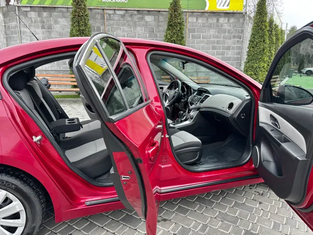 Chevrolet Cruze - фото 4