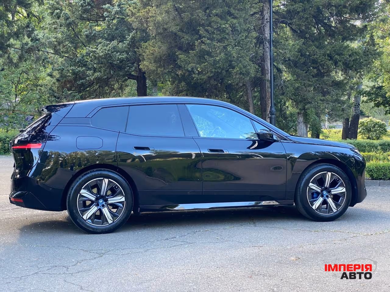 BMW iX - фото 3