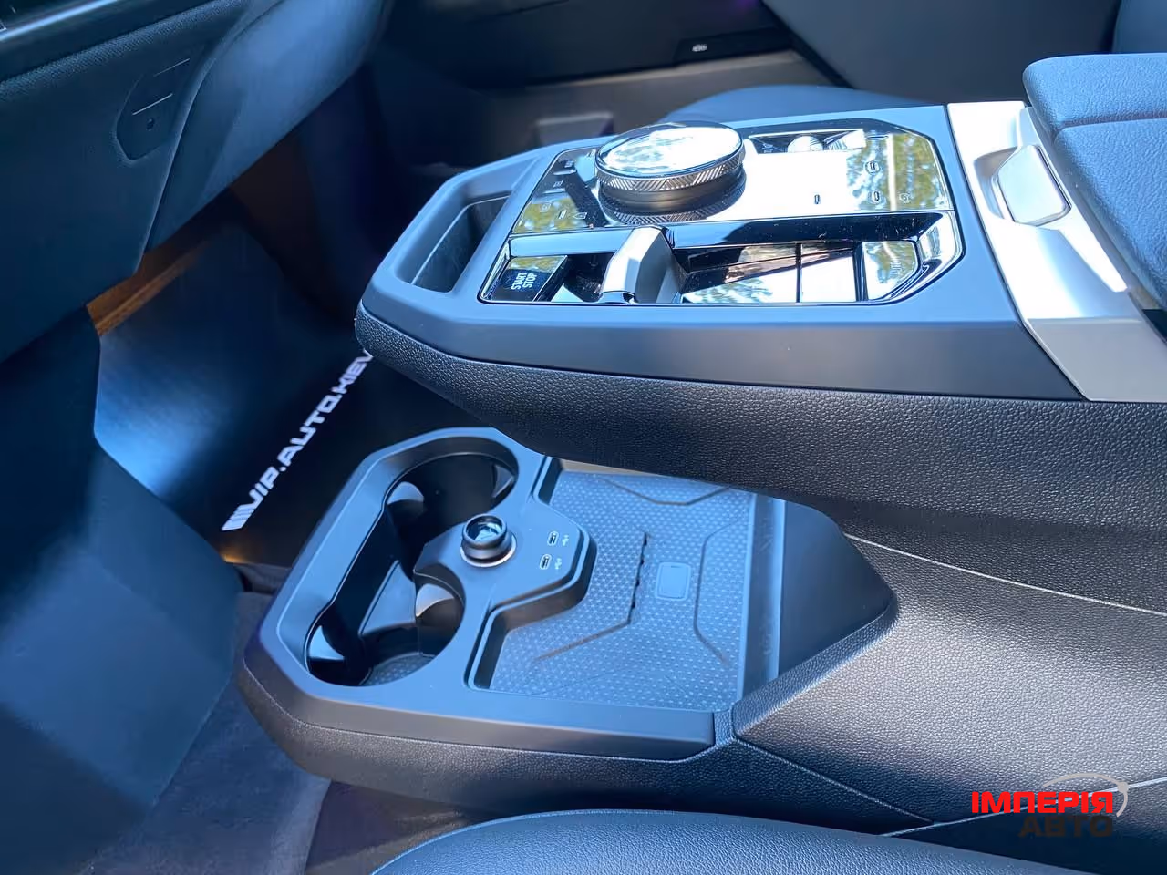 BMW iX - фото 10