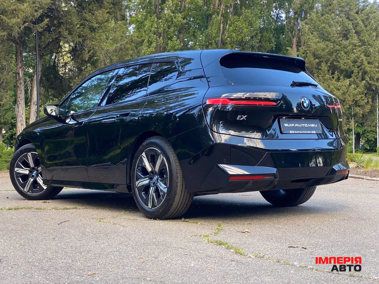 BMW iX - фото 5