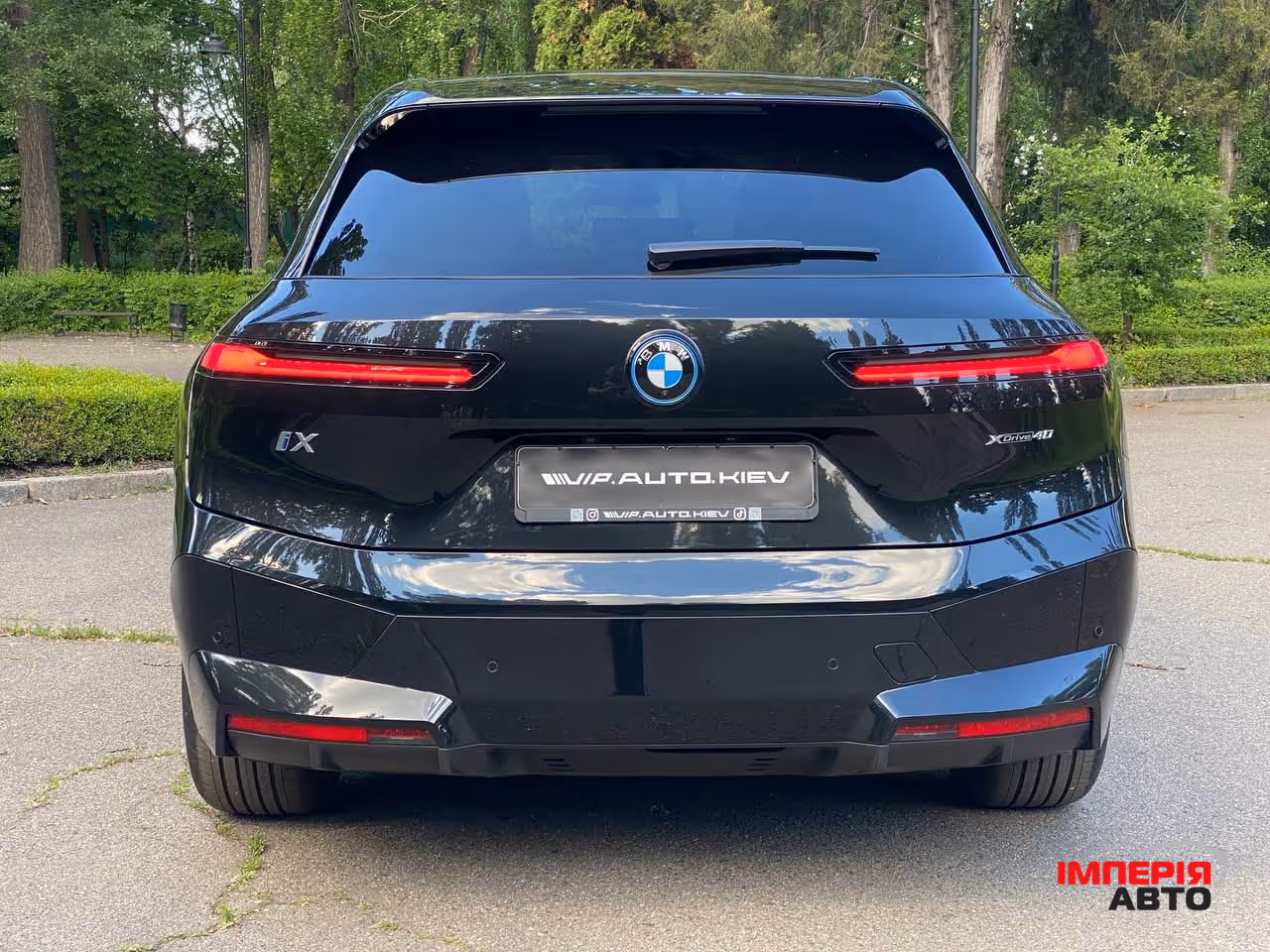 BMW iX - фото 7