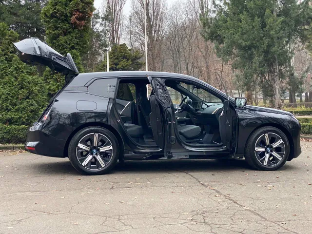 BMW iX - фото 5