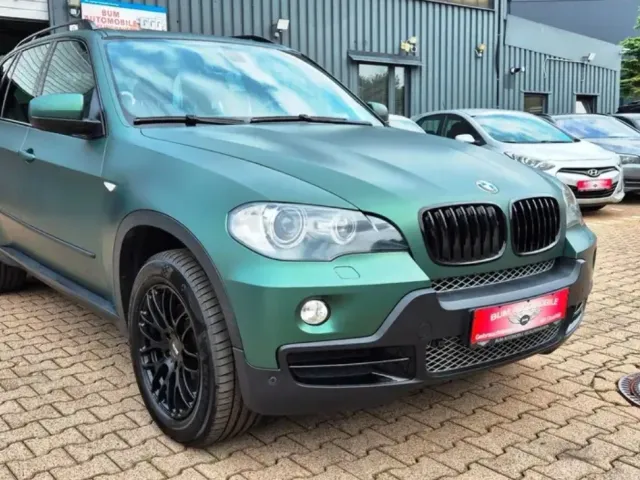 BMW X5 - фото 1
