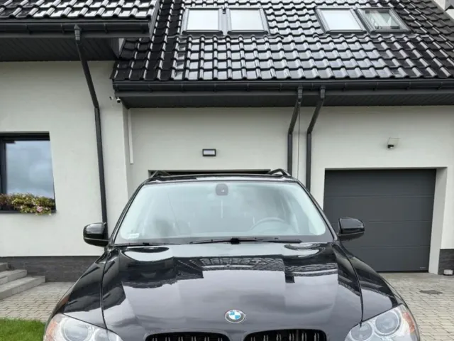 BMW X5 - фото 1