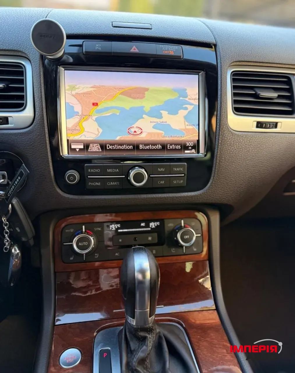 Volkswagen Touareg - фото 3