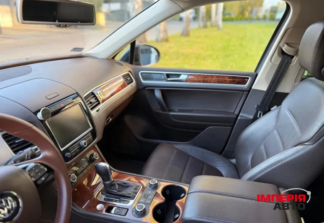 Volkswagen Touareg - фото 7
