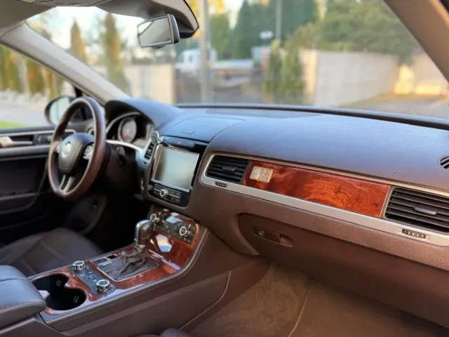 Volkswagen Touareg - фото 2