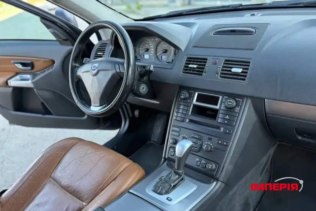Volvo XC90 - фото 5