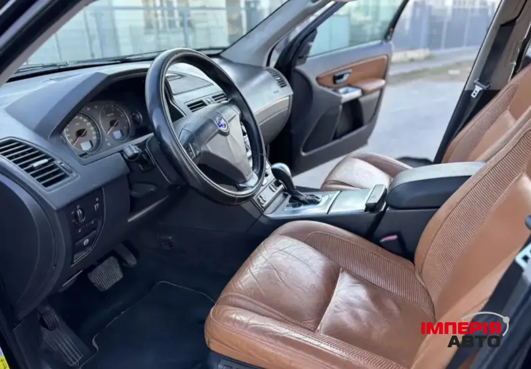 Volvo XC90 - фото 8