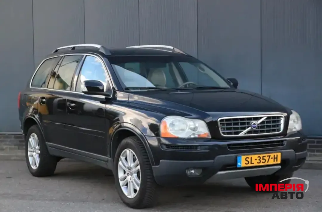Volvo XC90 - фото 1